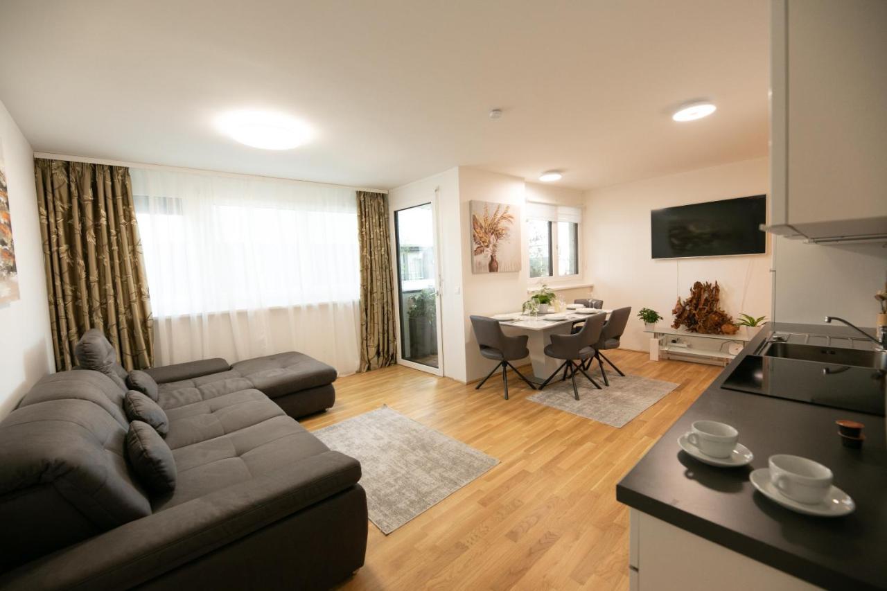 Schoenes Living Am Donauufer Wina Bagian luar foto