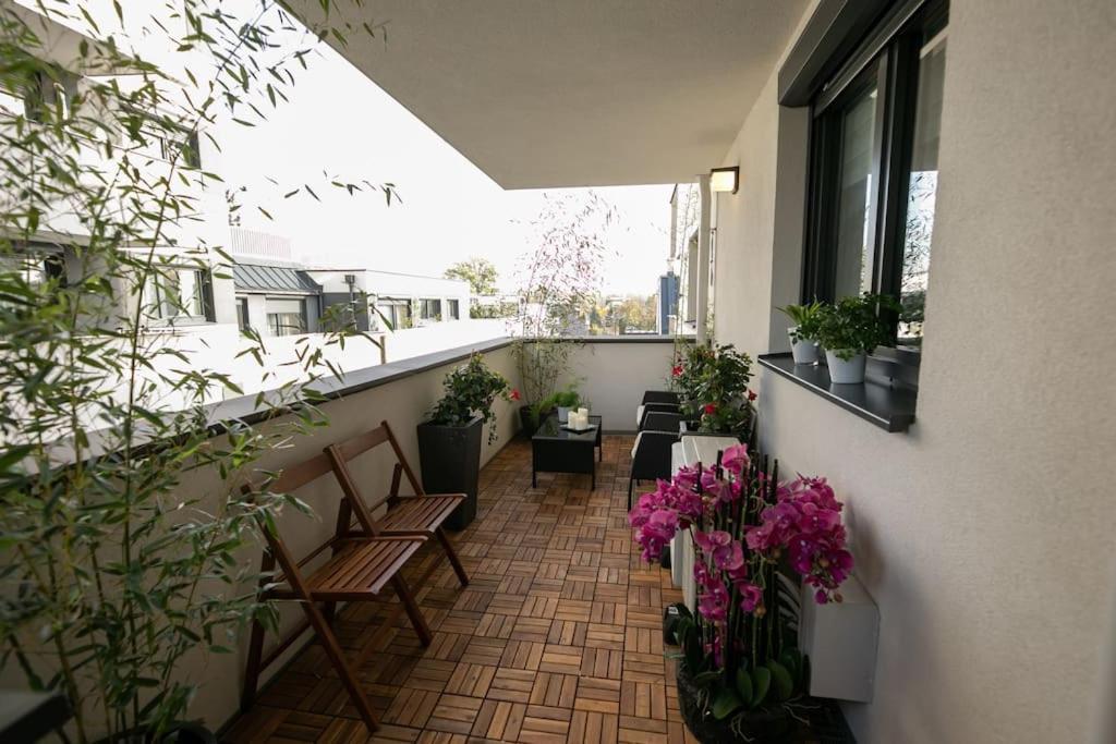 Schoenes Living Am Donauufer Wina Bagian luar foto