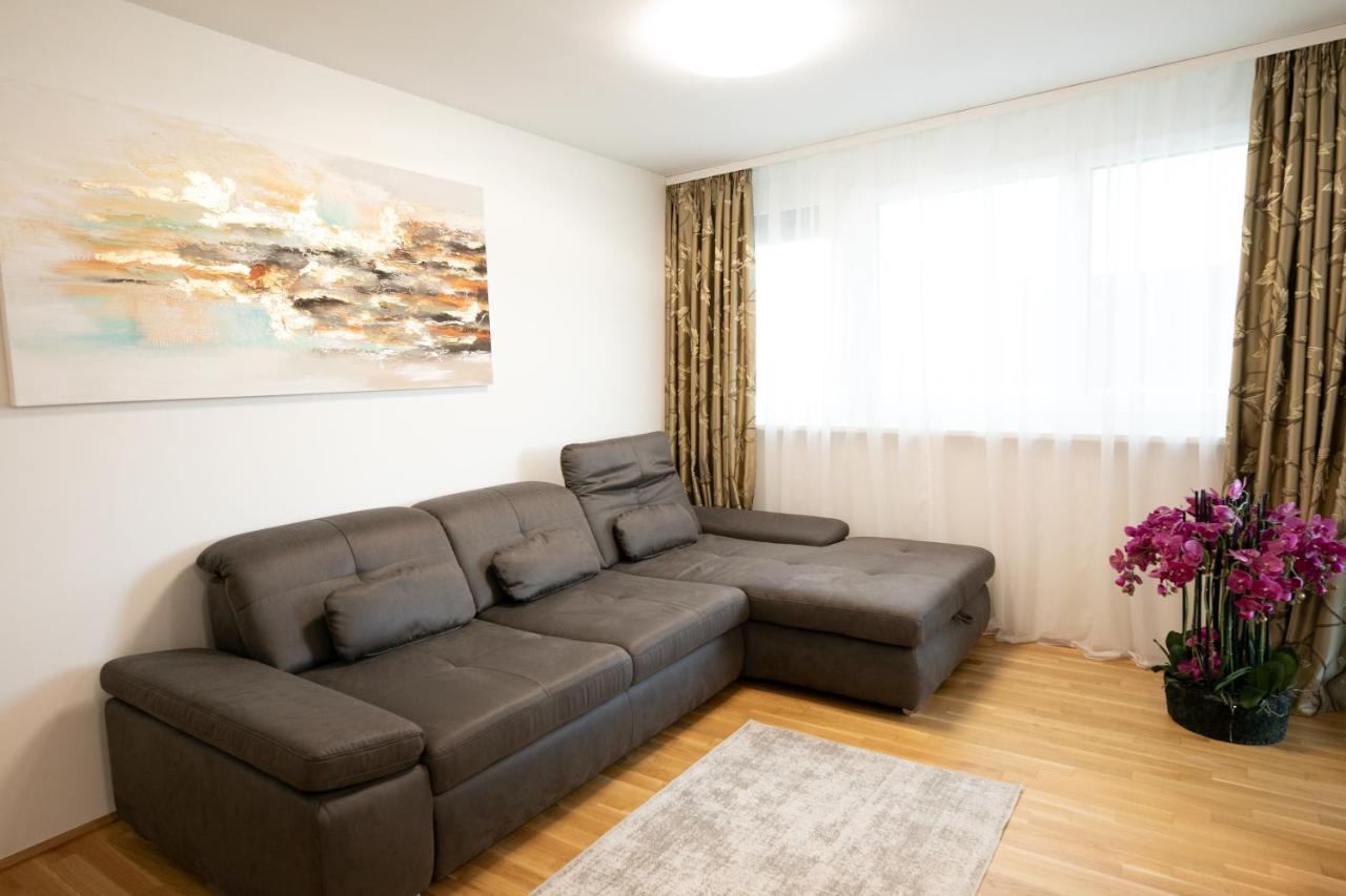 Schoenes Living Am Donauufer Wina Bagian luar foto