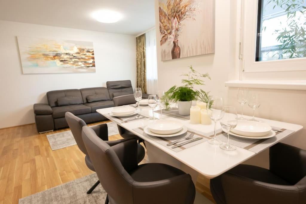 Schoenes Living Am Donauufer Wina Bagian luar foto