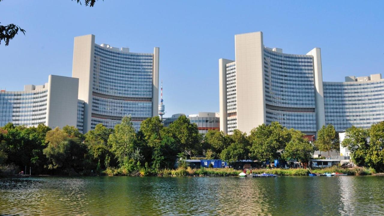 Schoenes Living Am Donauufer Wina Bagian luar foto